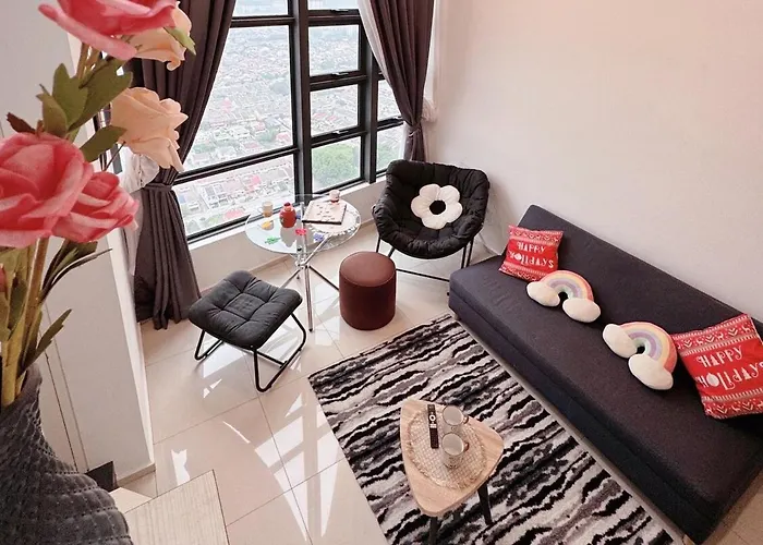 Scenic High-Floor Condo Near Mrt, Mall & Pool