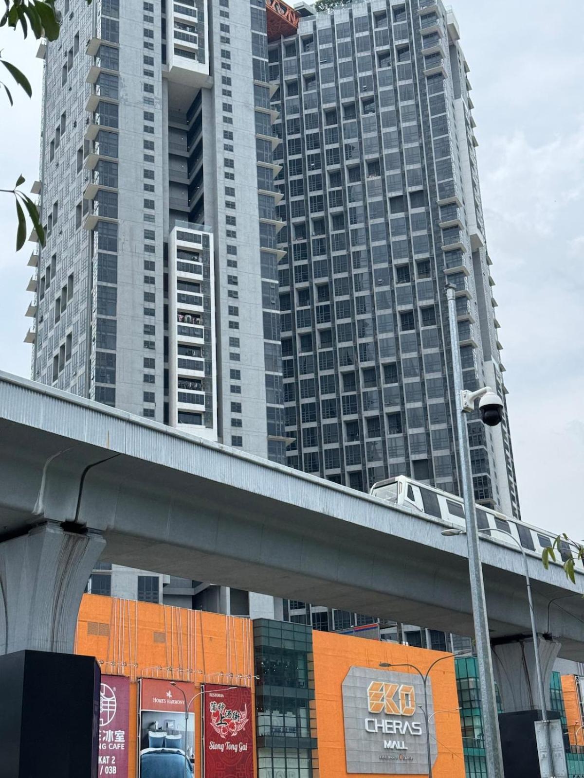 Pangsapuri Scenic High-floor Near Mrt, Mall & Pool *