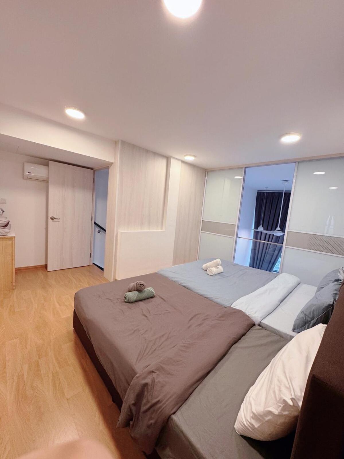 Scenic High-floor Near Mrt, Mall & Pool *