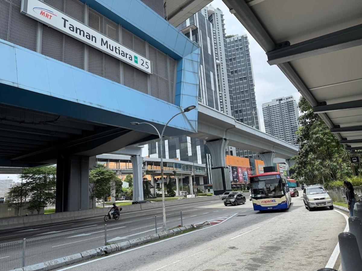 Scenic High-floor Near Mrt, Mall & Pool Kuala Lumpur